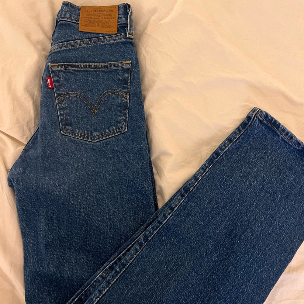 Levi’s rib cage straight